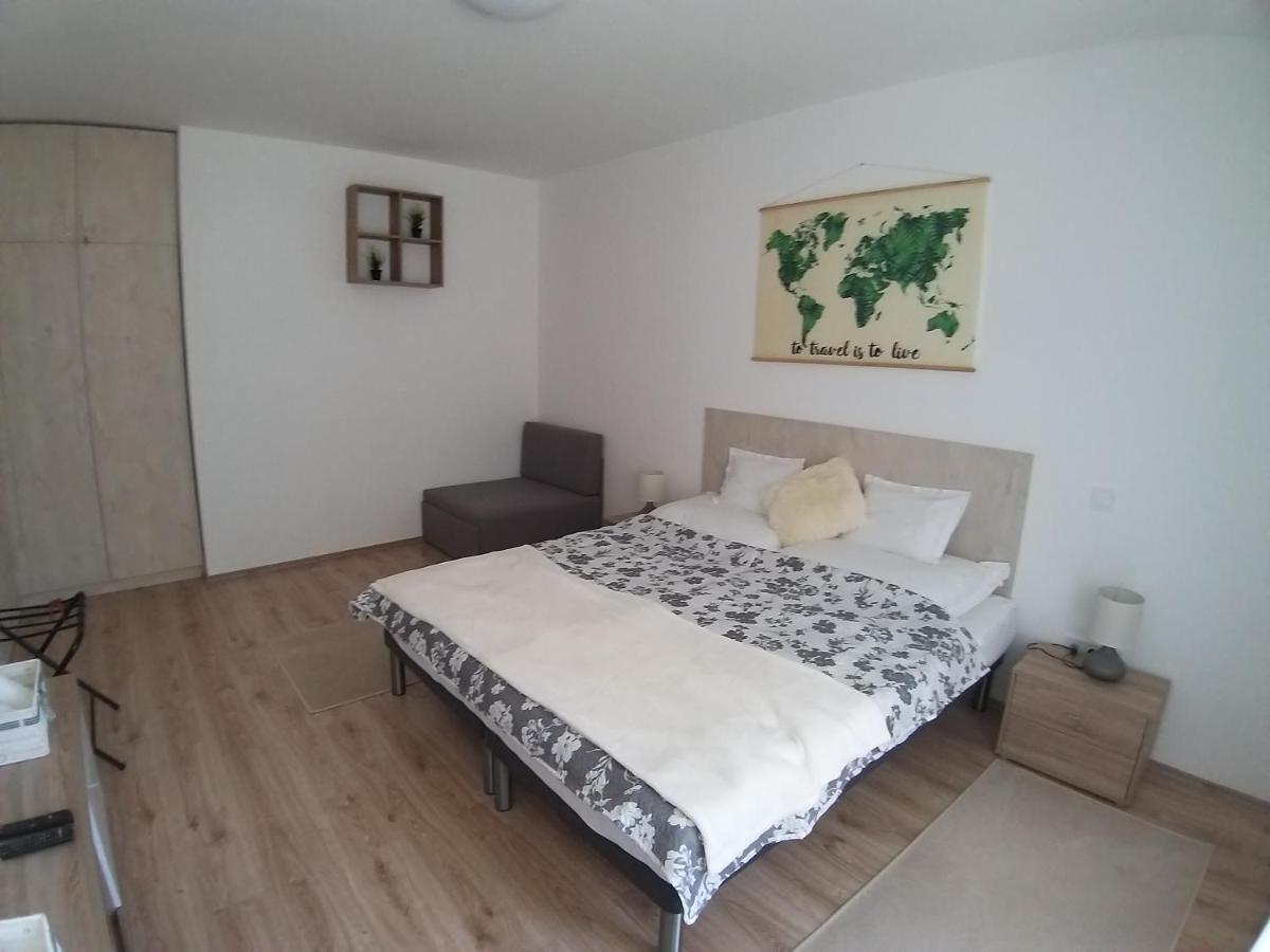 Helios Apartman Szeged Appartement Buitenkant foto
