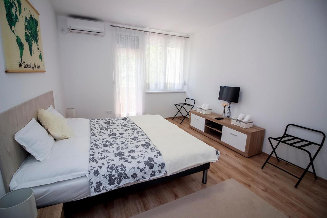 Helios Apartman Szeged Appartement Buitenkant foto